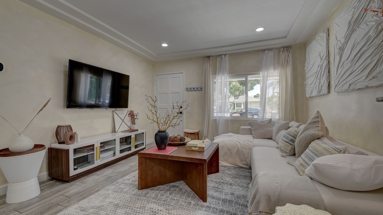 Photo of Livingroom in Anaheim Colony Historic District