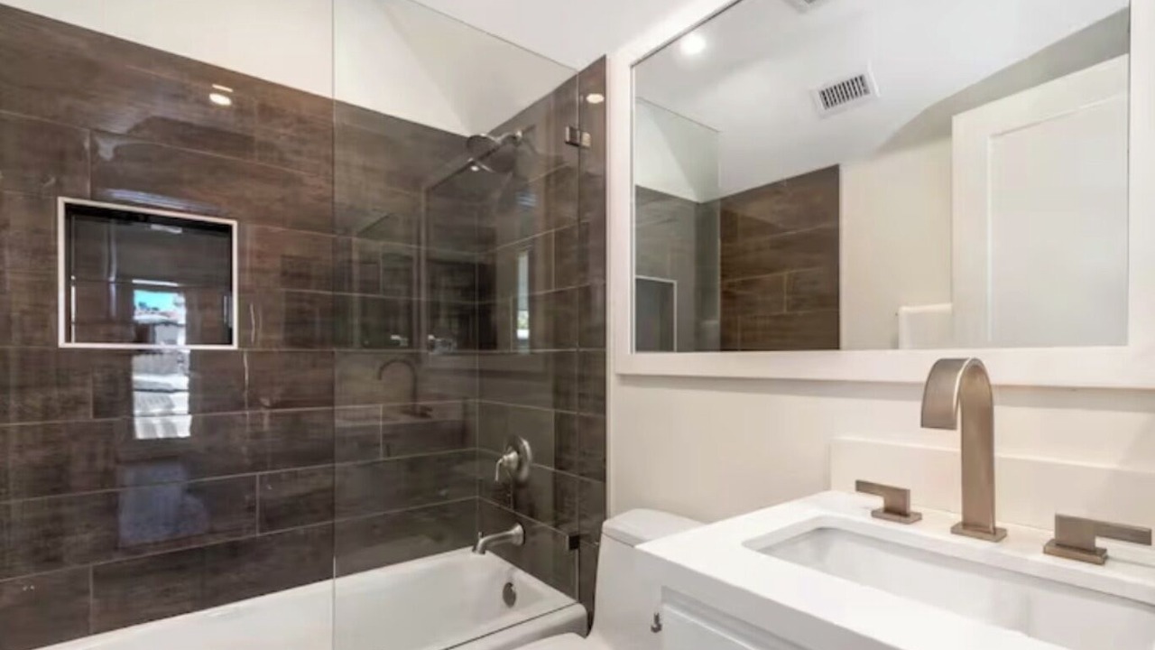 Photo of Bathroom in Corona del Mar