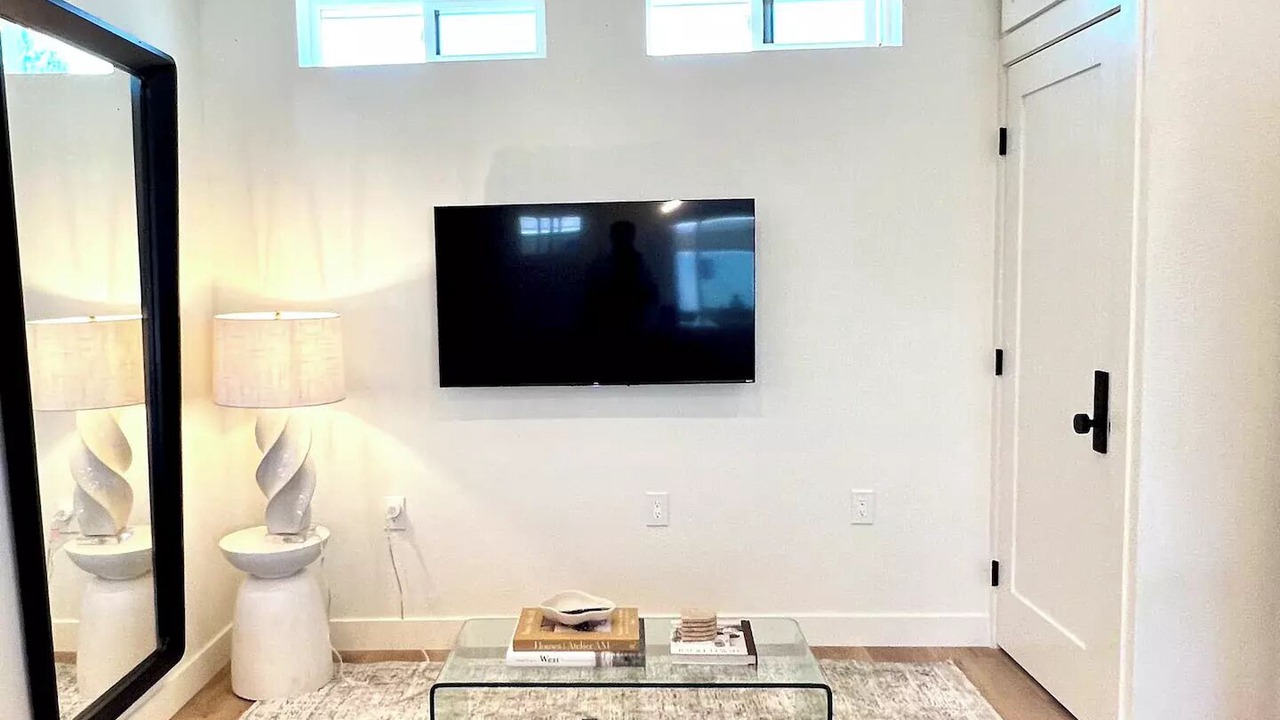 Photo of Livingroom in North Hills West