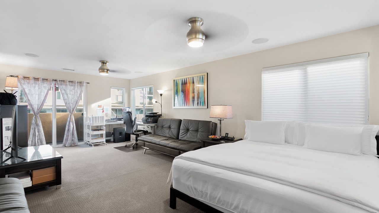Photo of Bedroom in Huntington Beach