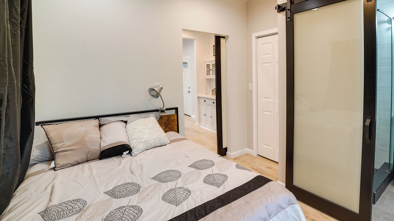 Photo of Bedroom in Downtown Riverside