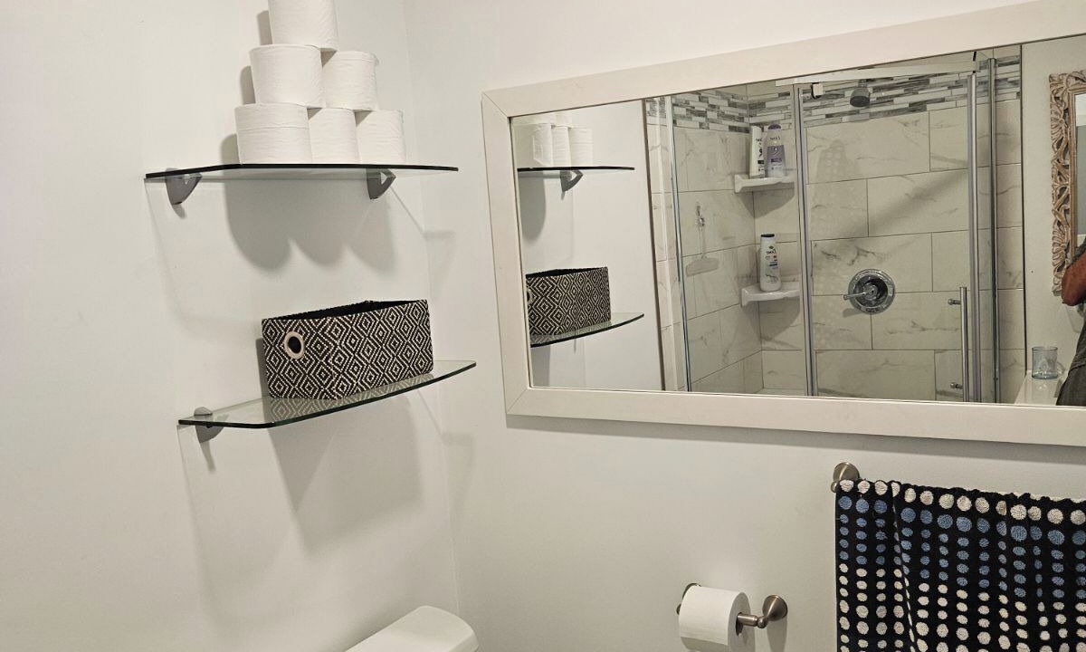 Photo of Bathroom in Harbor