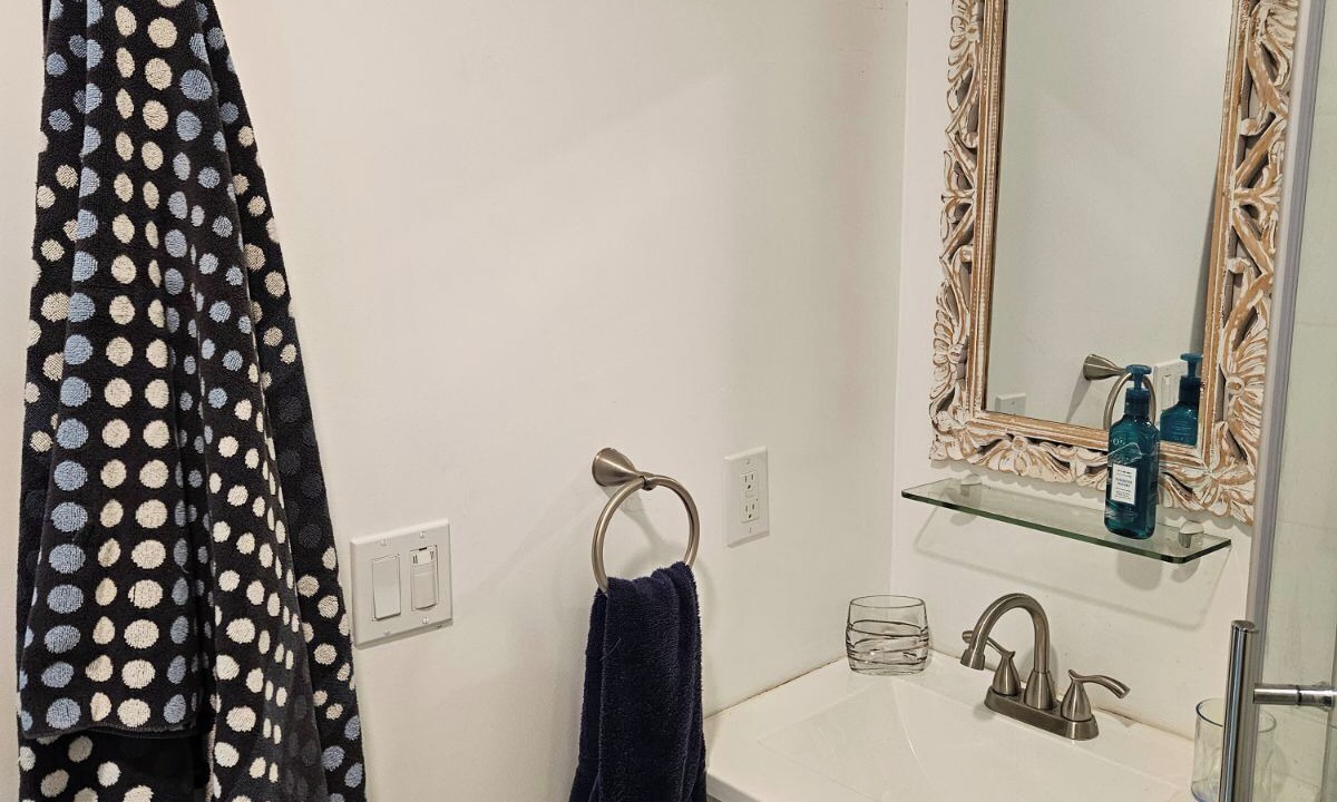 Photo of Bathroom in Harbor