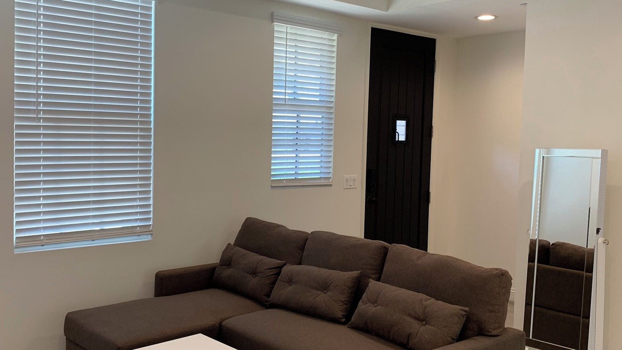 Photo of Livingroom in Mid Central