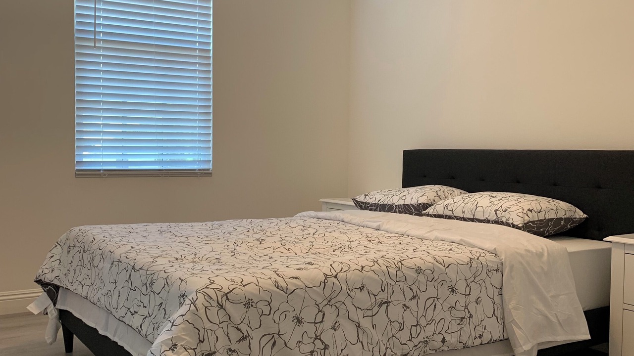 Photo of Bedroom in Mid Central