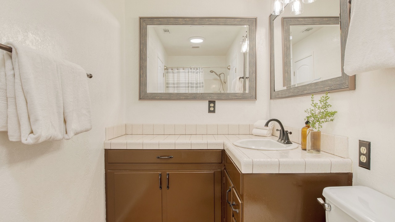 Photo of Bathroom in Monument Manor