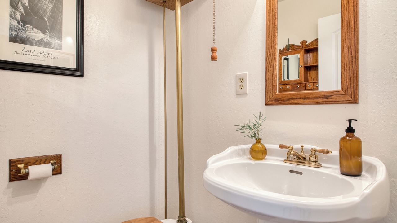 Photo of Bathroom in Monument Manor