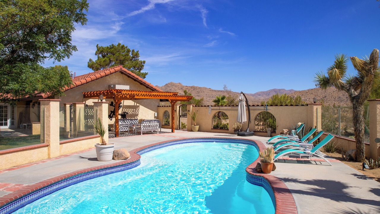 Photo of Outdoor in Monument Manor