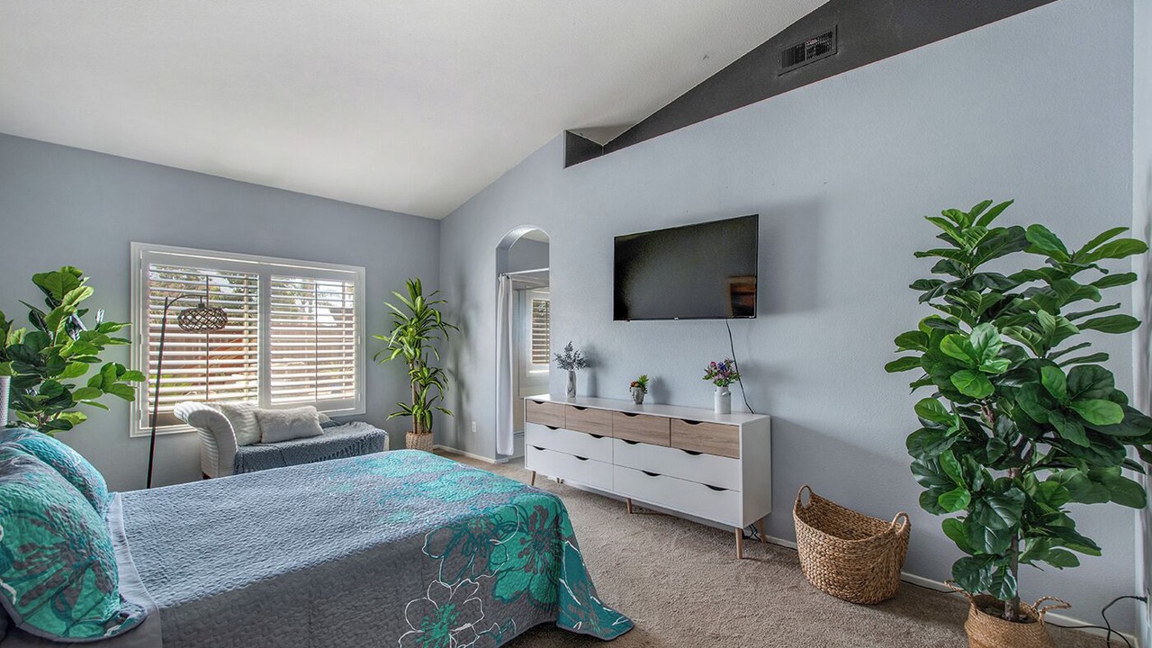 Photo of Bedroom in North Valley
