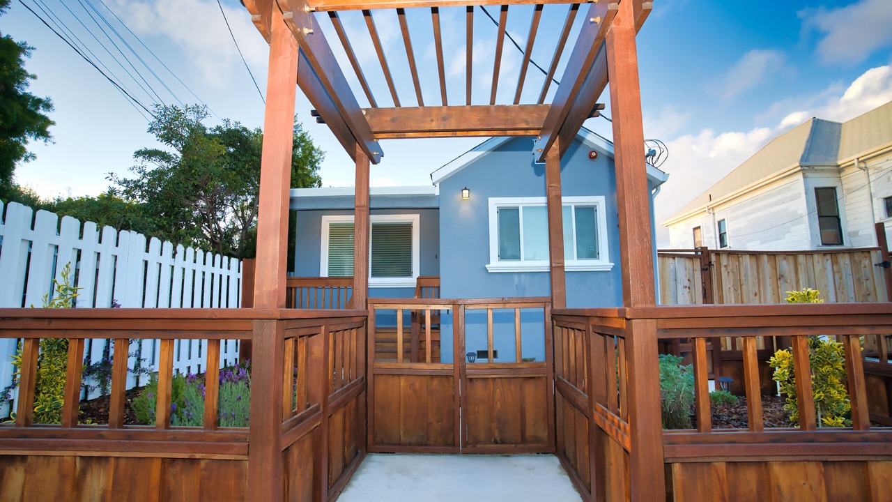 Photo of Outdoor in Longfellow