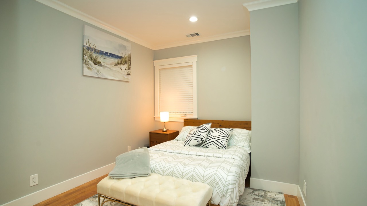 Photo of Bedroom in Longfellow