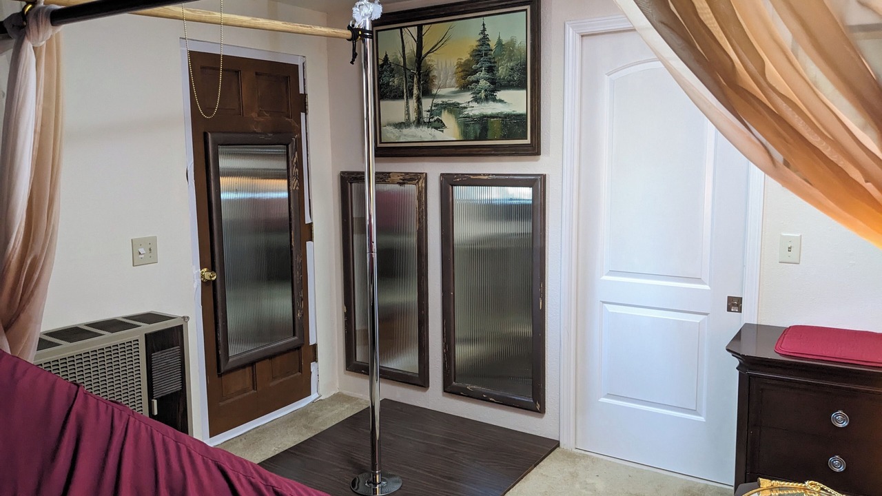 Photo of Bedroom in California Hot Springs