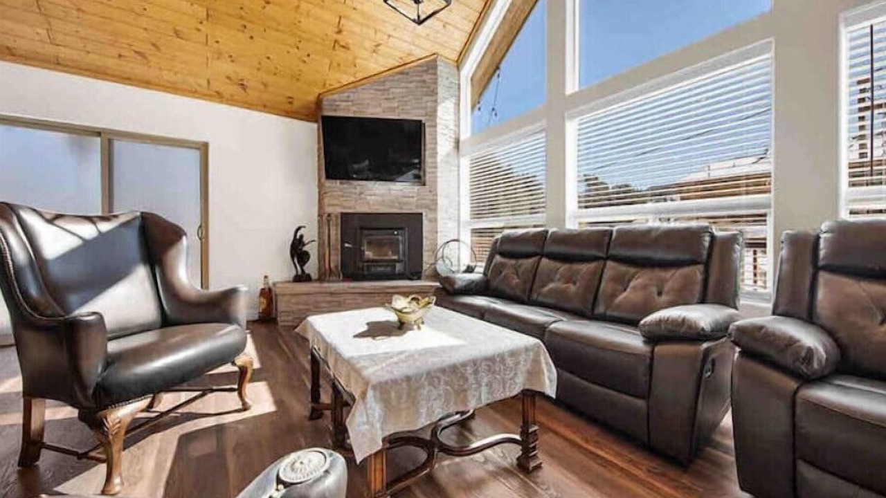 Photo of Livingroom in Frazier Park