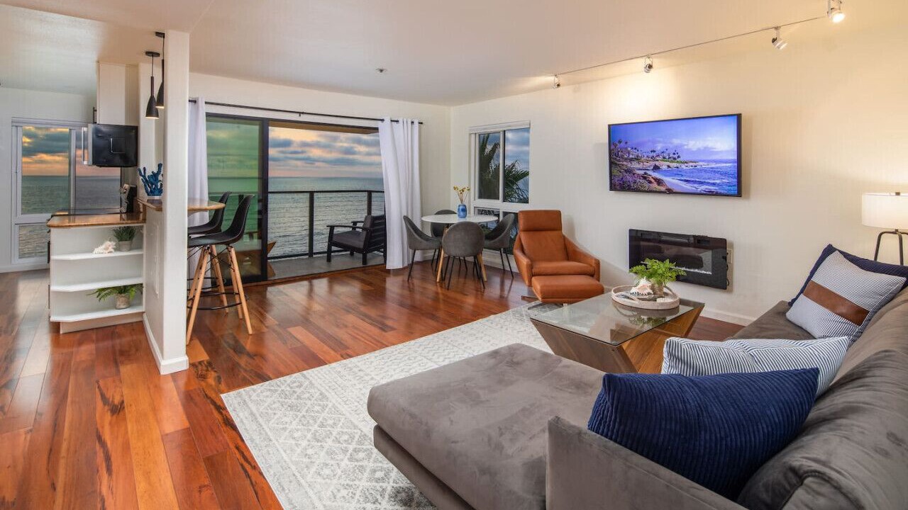 Photo of Livingroom in Village of La Jolla