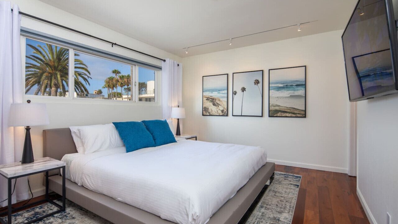 Photo of Bedroom in Village of La Jolla