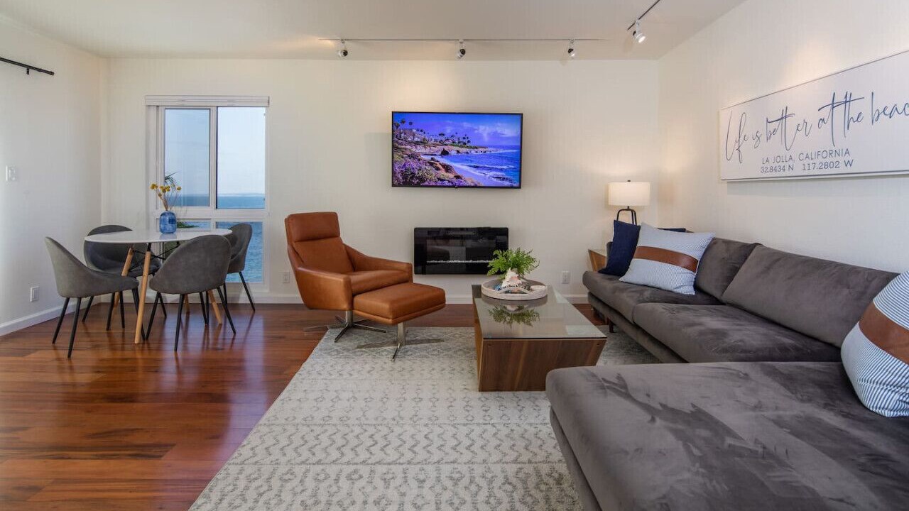 Photo of Livingroom in Village of La Jolla