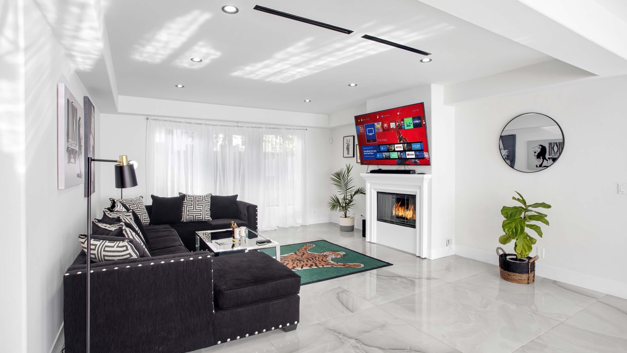 Photo of Livingroom in Granada Hills South