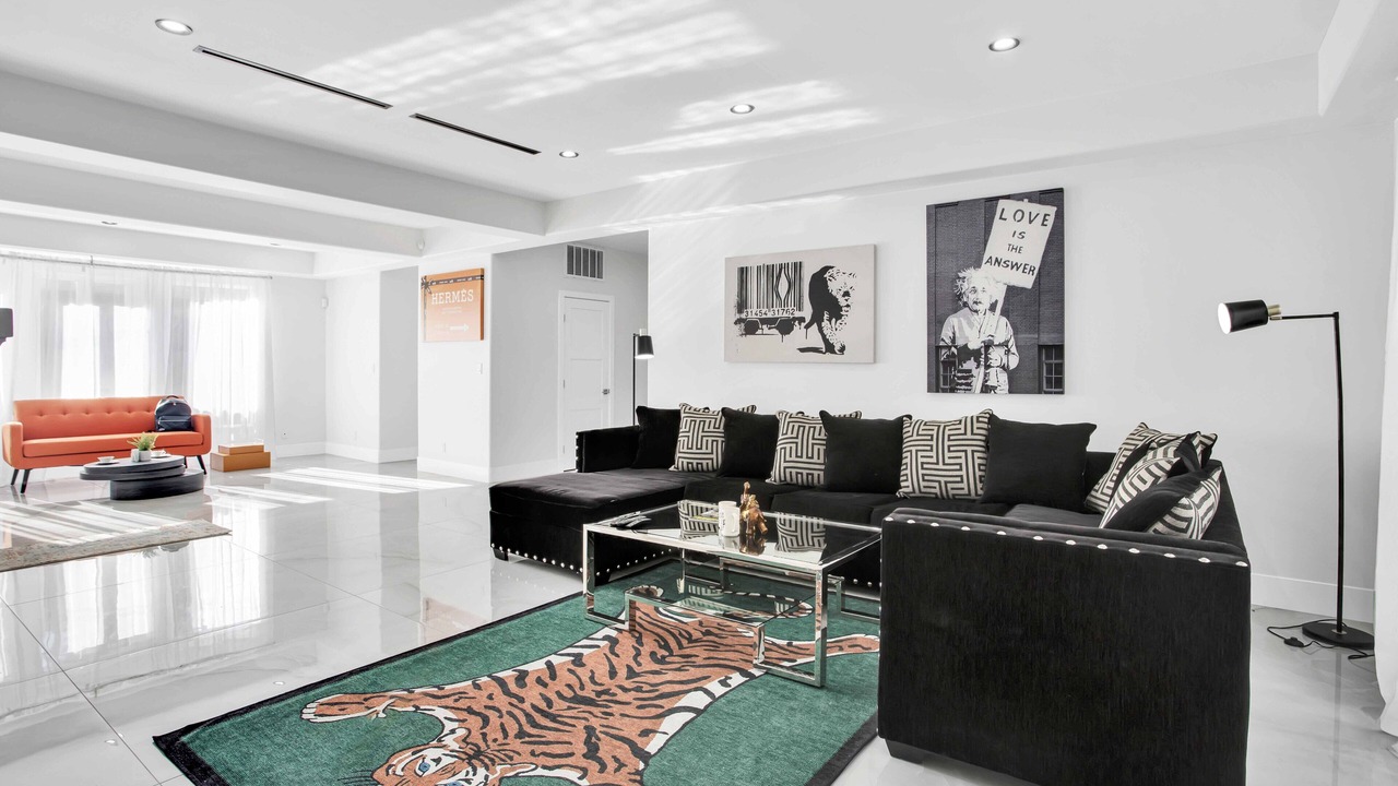 Photo of Livingroom in Granada Hills South