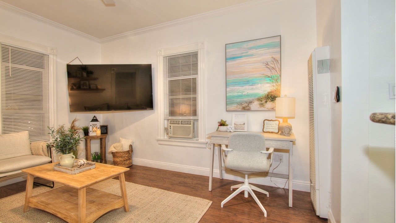 Photo of Livingroom in Whittier