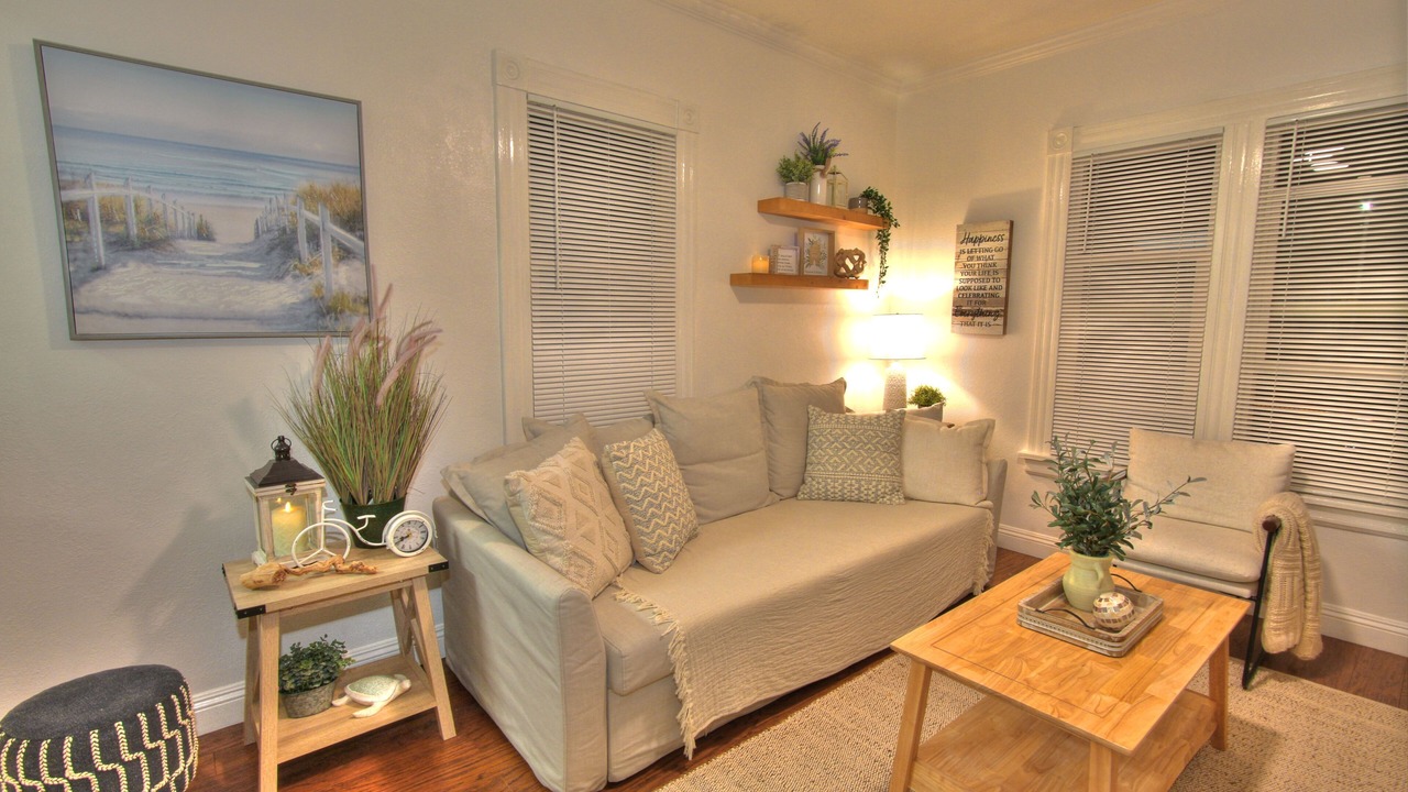 Photo of Livingroom in Whittier