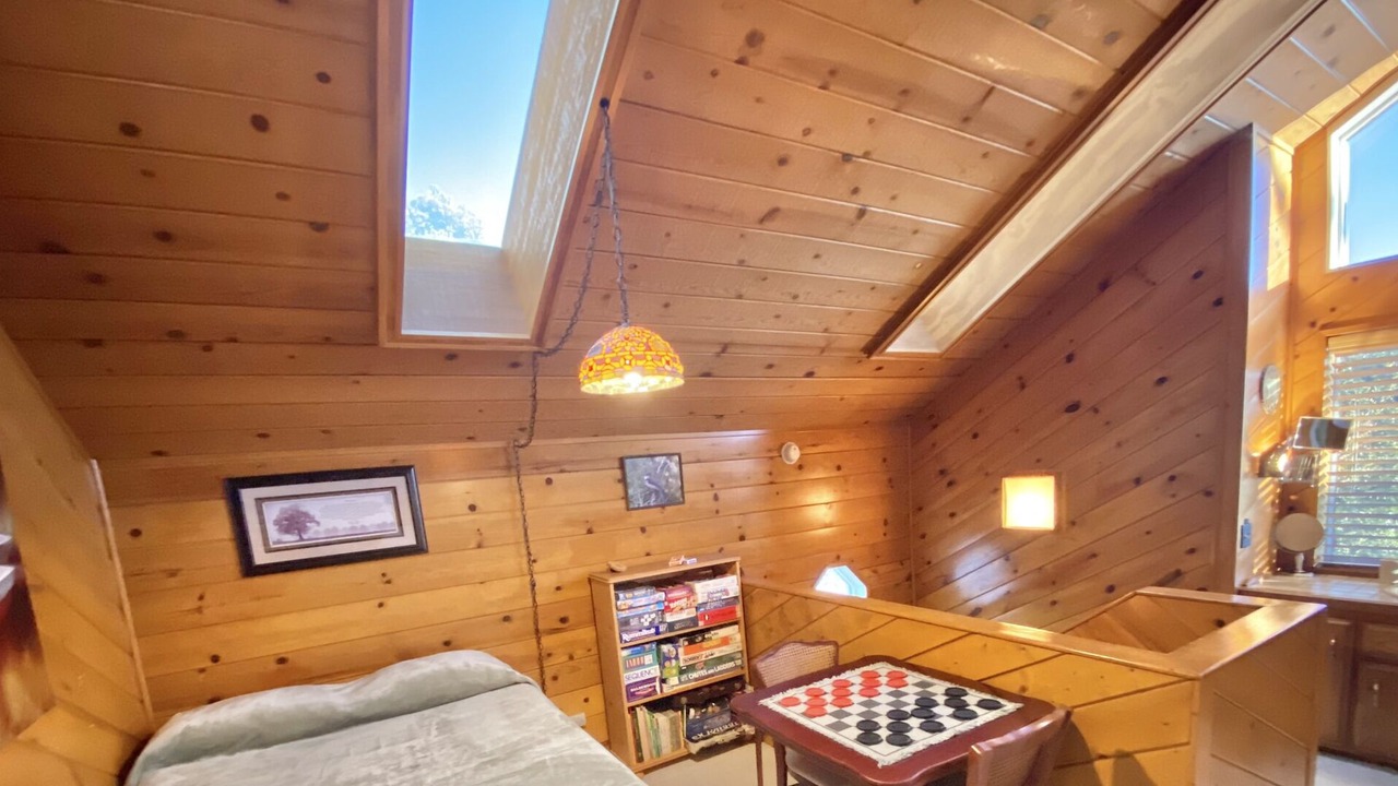 Photo of Bedroom in Pine Cove