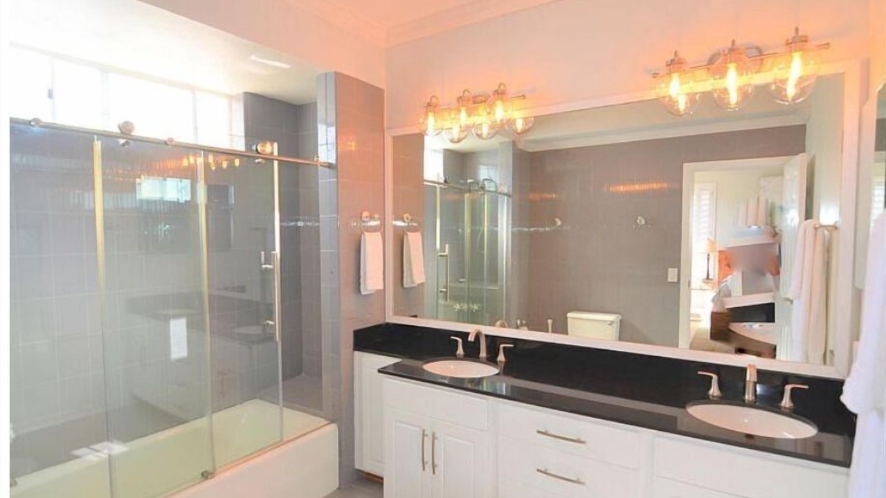 Photo of Bathroom in Hermosa Beach