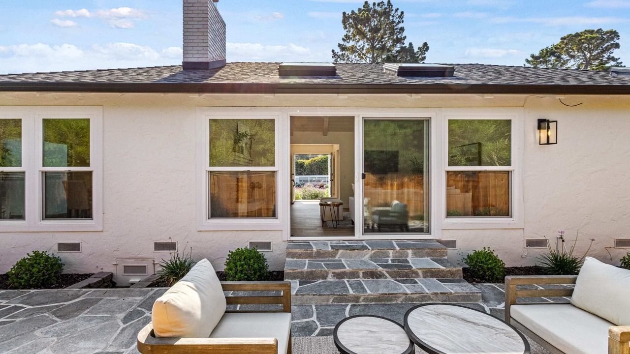 Photo of Patio Balcony in Del Monte Forest