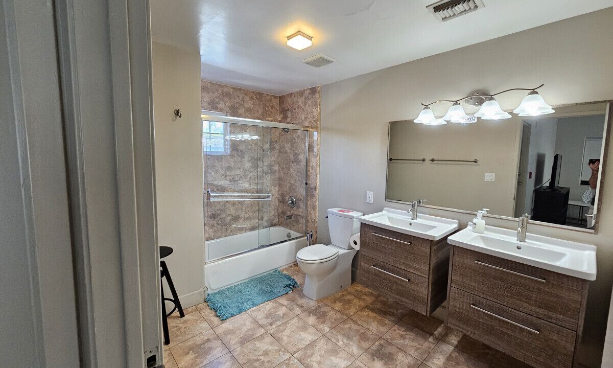 Photo of Bathroom in Beverly Grove