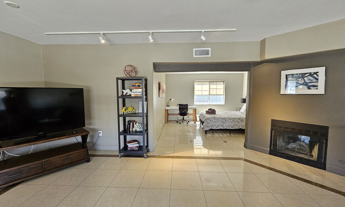 Photo of Bedroom in Beverly Grove
