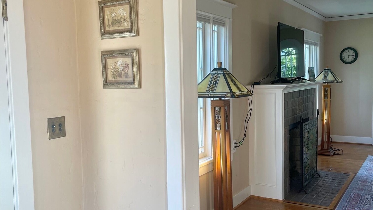 Photo of Livingroom in North Central