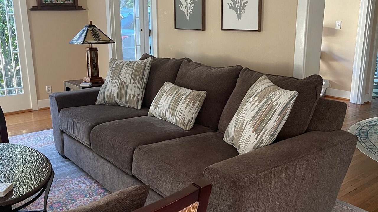 Photo of Livingroom in North Central