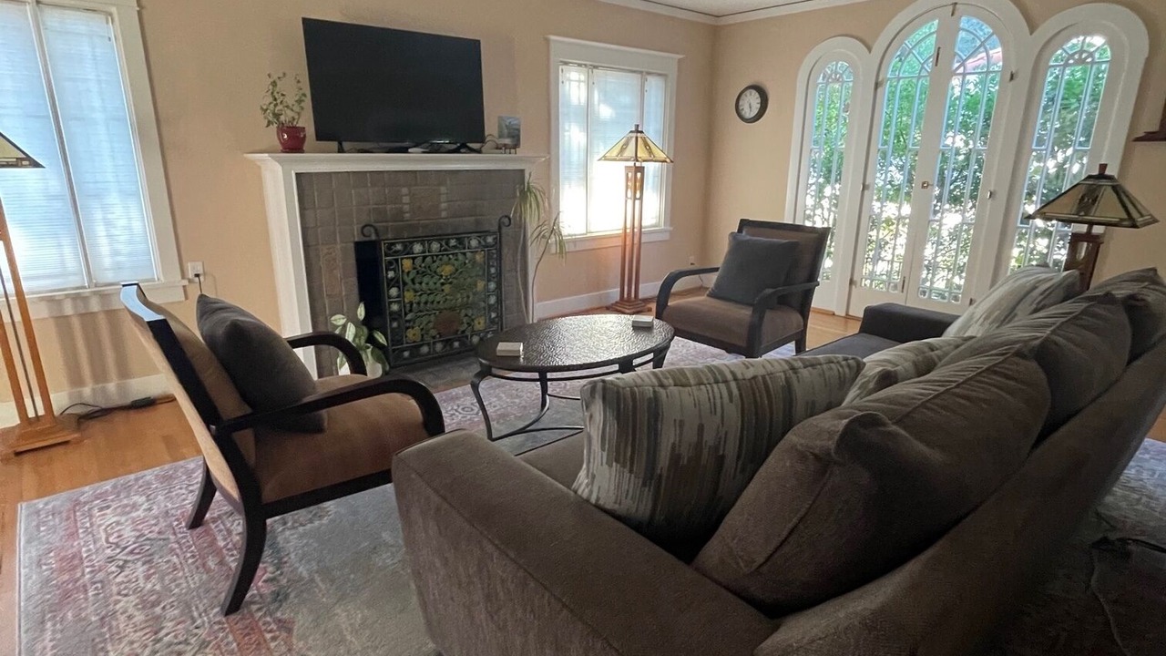 Photo of Livingroom in North Central
