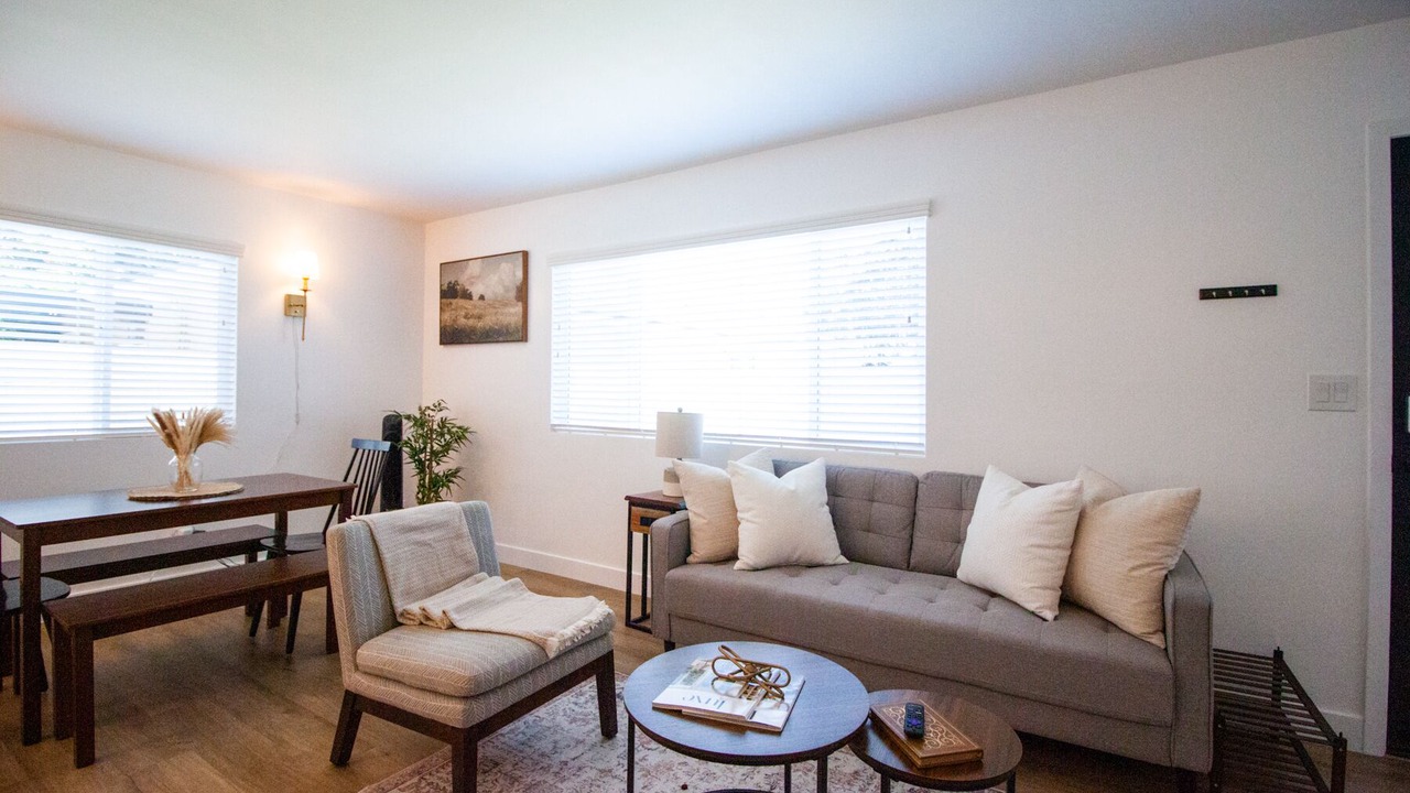 Photo of Livingroom in Lawndale
