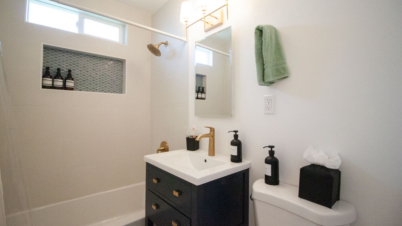 Photo of Bathroom in Lawndale