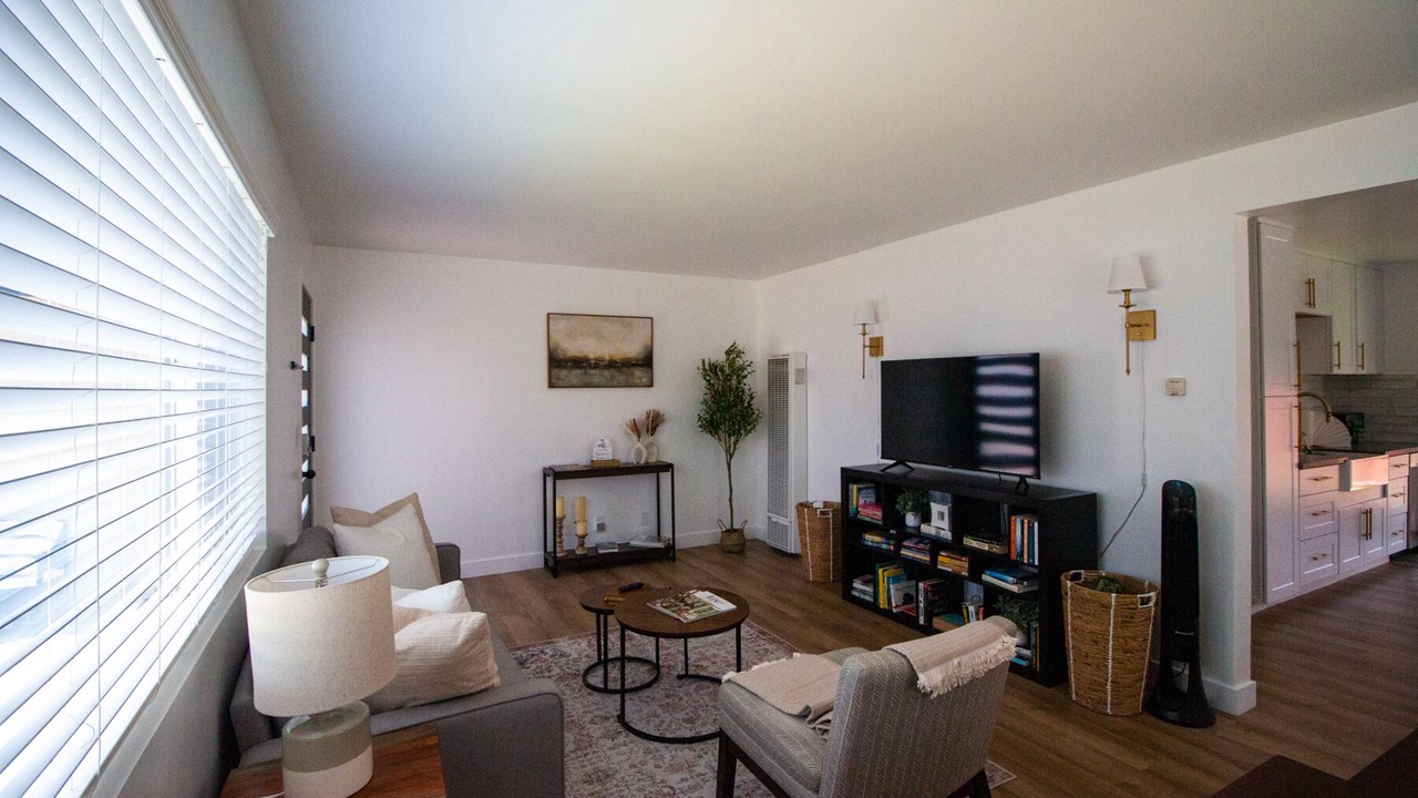 Photo of Livingroom in Lawndale