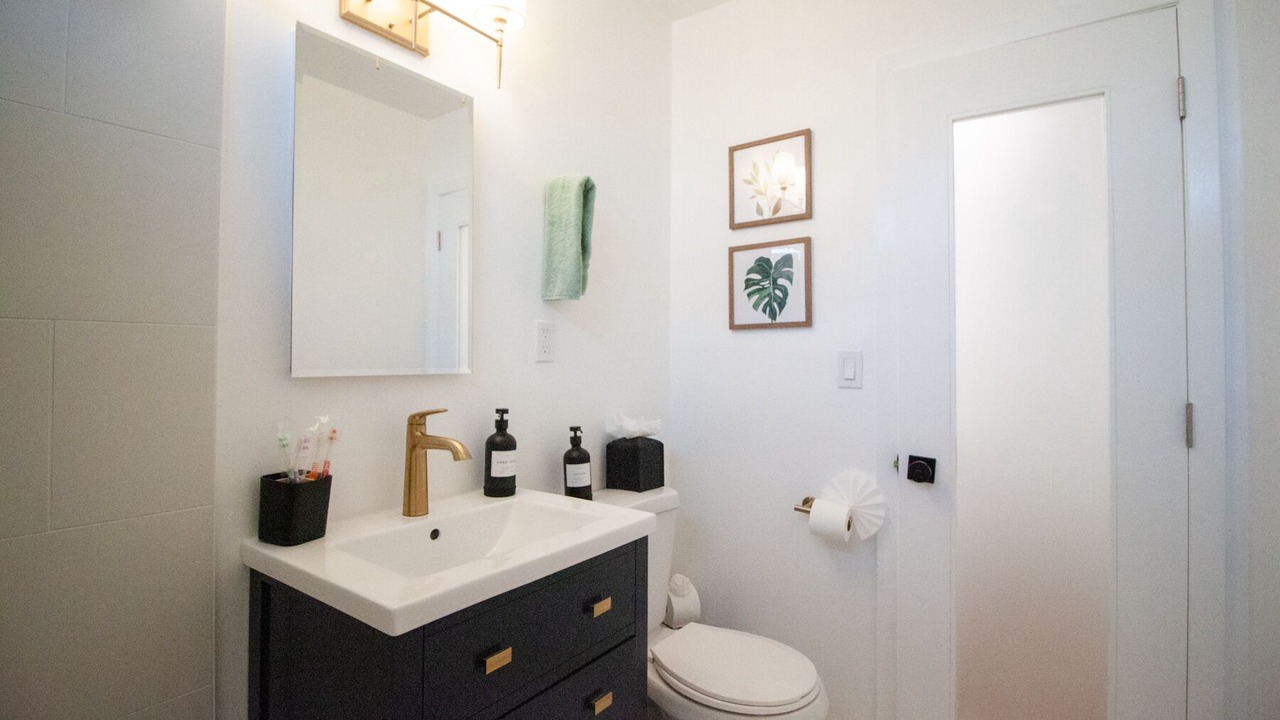 Photo of Bathroom in Lawndale