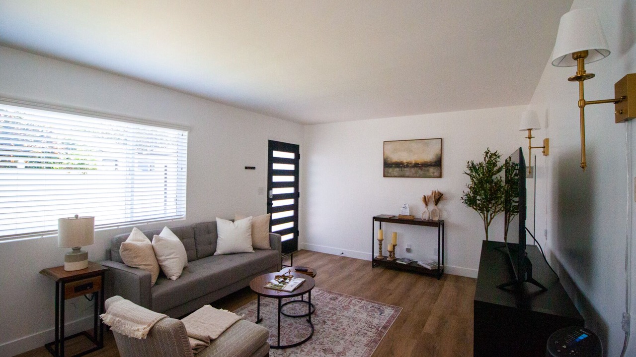 Photo of Livingroom in Lawndale