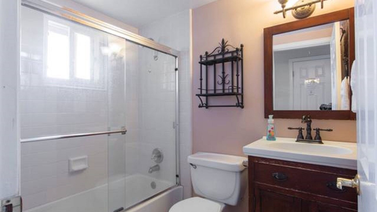 Photo of Bathroom in Mescal Corridor NW