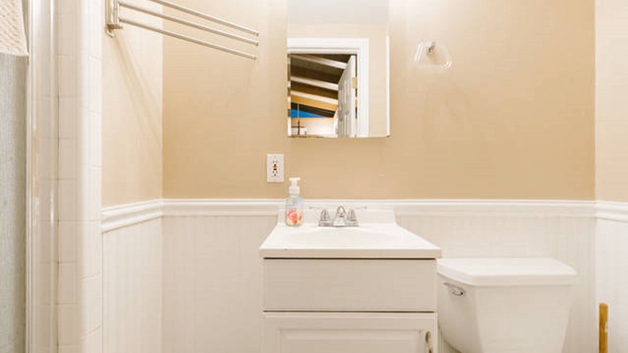 Photo of Bathroom in Mescal Corridor NW