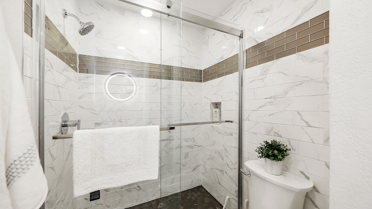 Photo of Bathroom in Racquet Club West