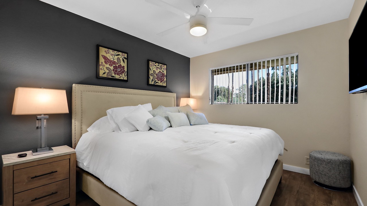Photo of Bedroom in Racquet Club West