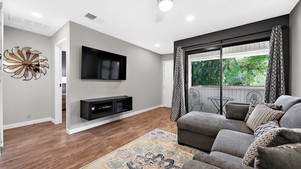 Photo of Livingroom in Racquet Club West