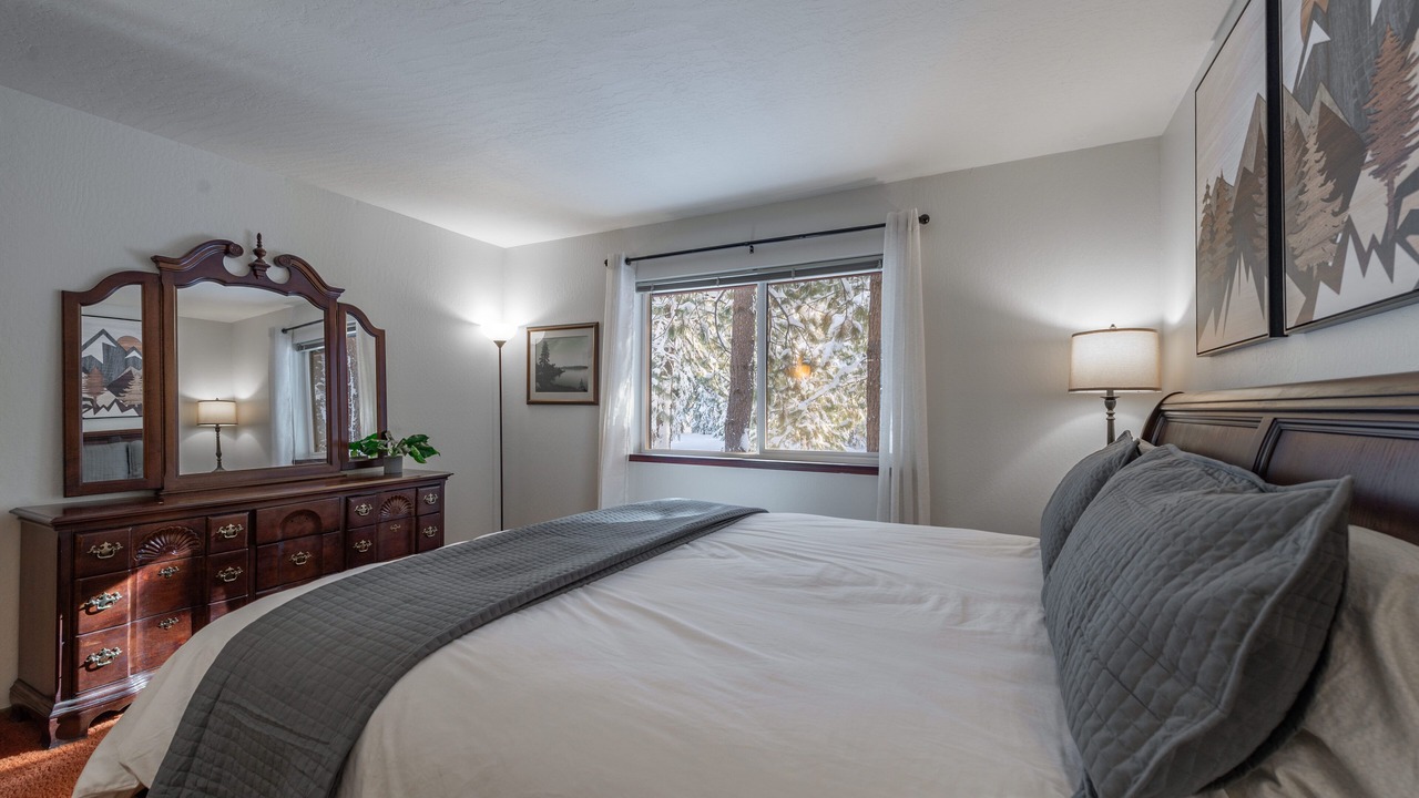 Photo of Bedroom in Ponderosa Palisades