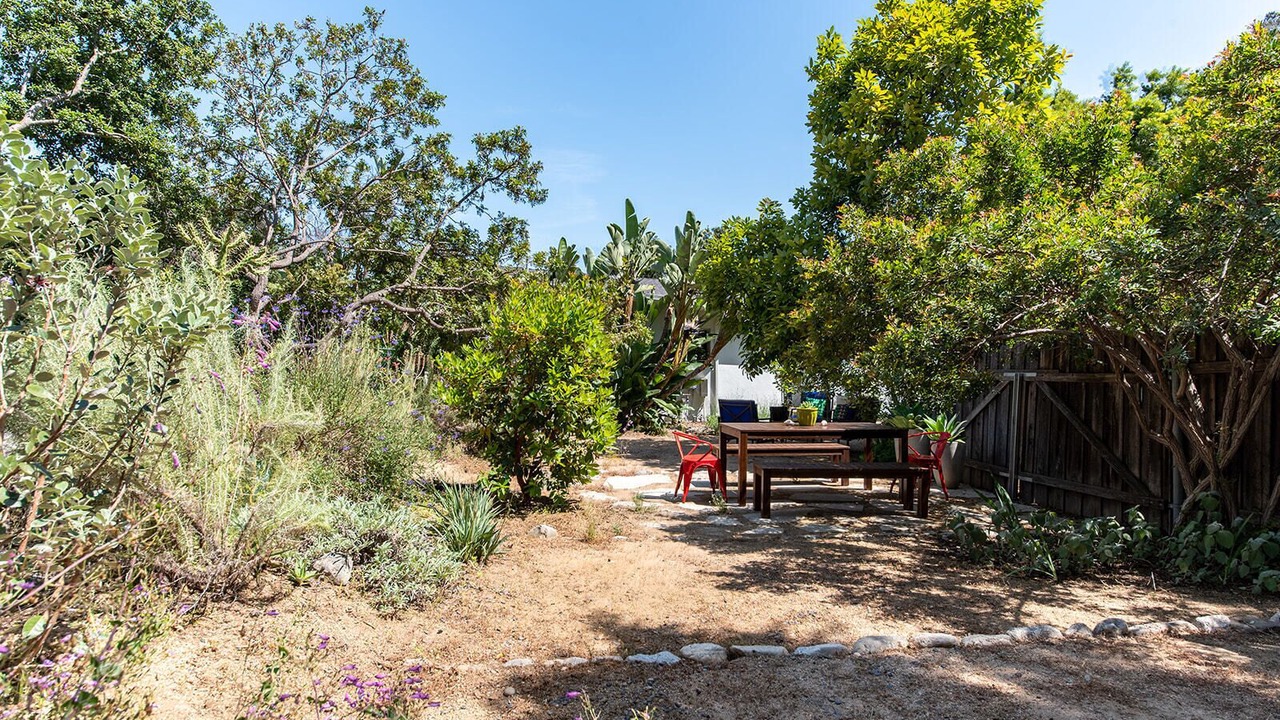Photo of Outdoor in Hollywood Hills West