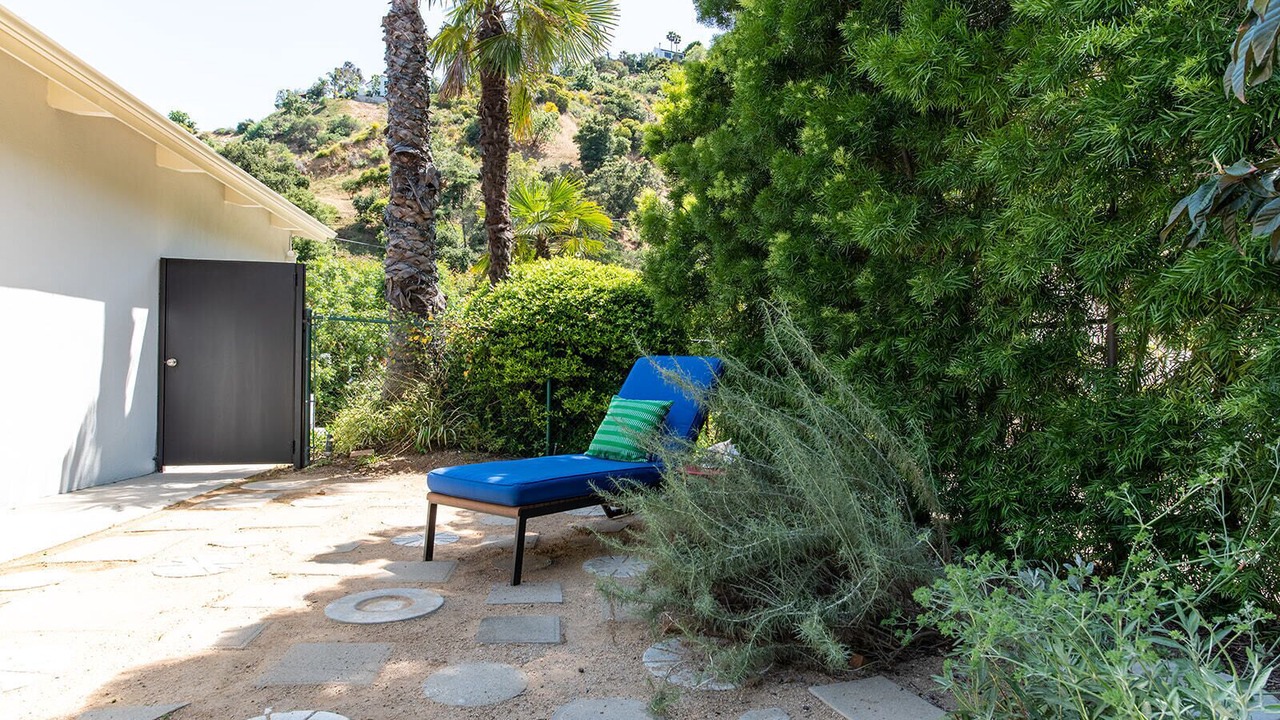 Photo of Patio Balcony in Hollywood Hills West