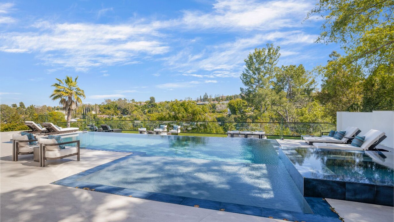 Photo of Outdoor in Encino