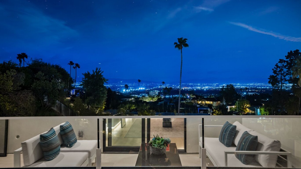 Photo of Patio Balcony in Encino