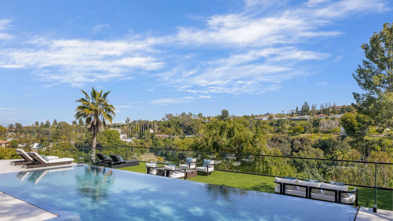 Photo of Outdoor in Encino
