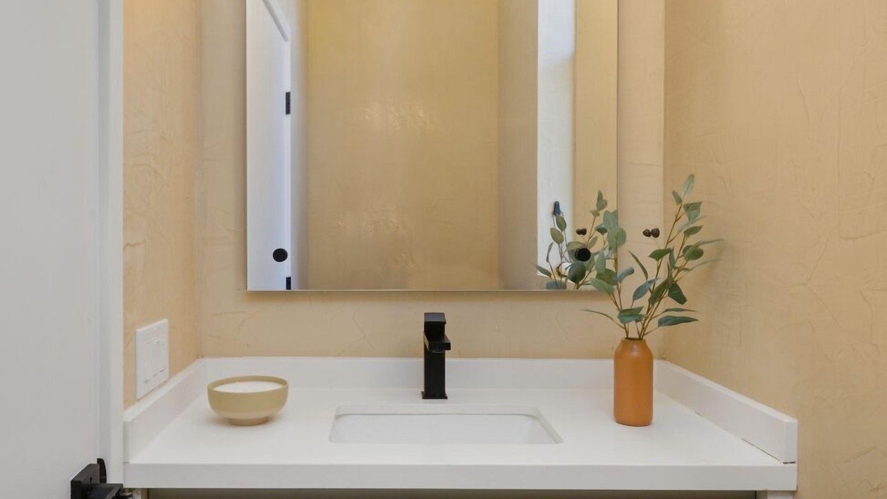 Photo of Bathroom in Hollywood