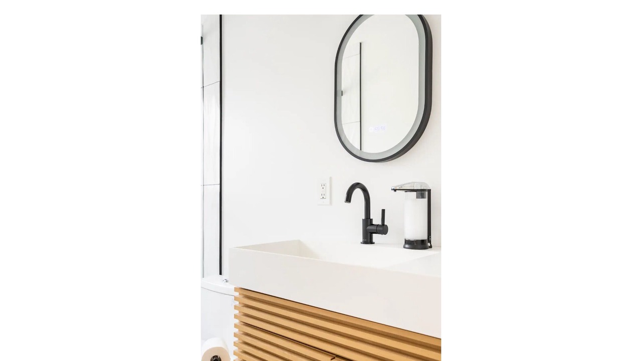 Photo of Bathroom in Ladera Heights
